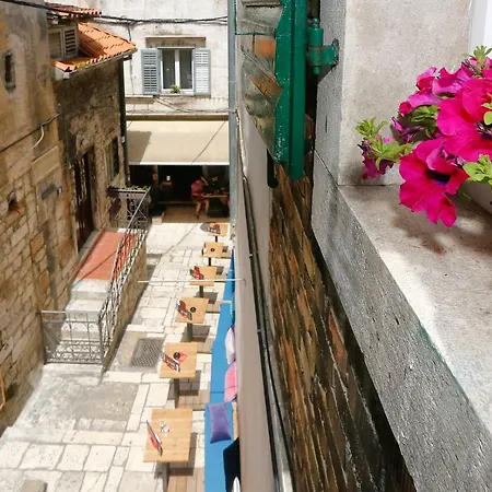 Apartment Fictilis